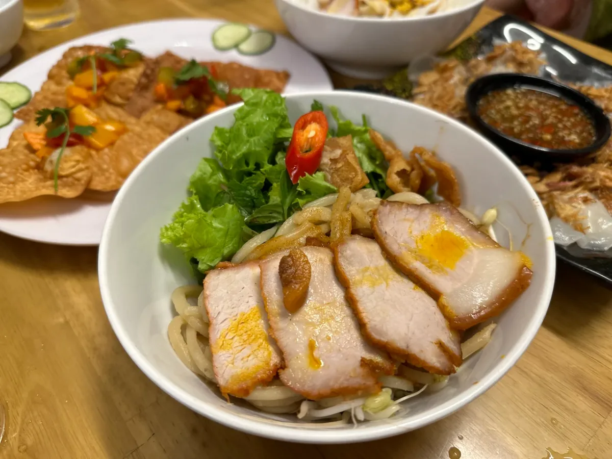 높은 층(Cao Lau Ba Le)