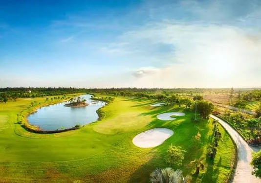 Cua Lo Golf Resort (끄어로 골프 리조트)