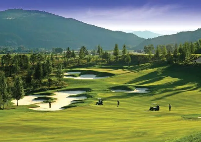 실크 패스 둥찌에우 골프 앤 컨트리 클럽 (Silk Path Đông Triều Golf & Country Club)