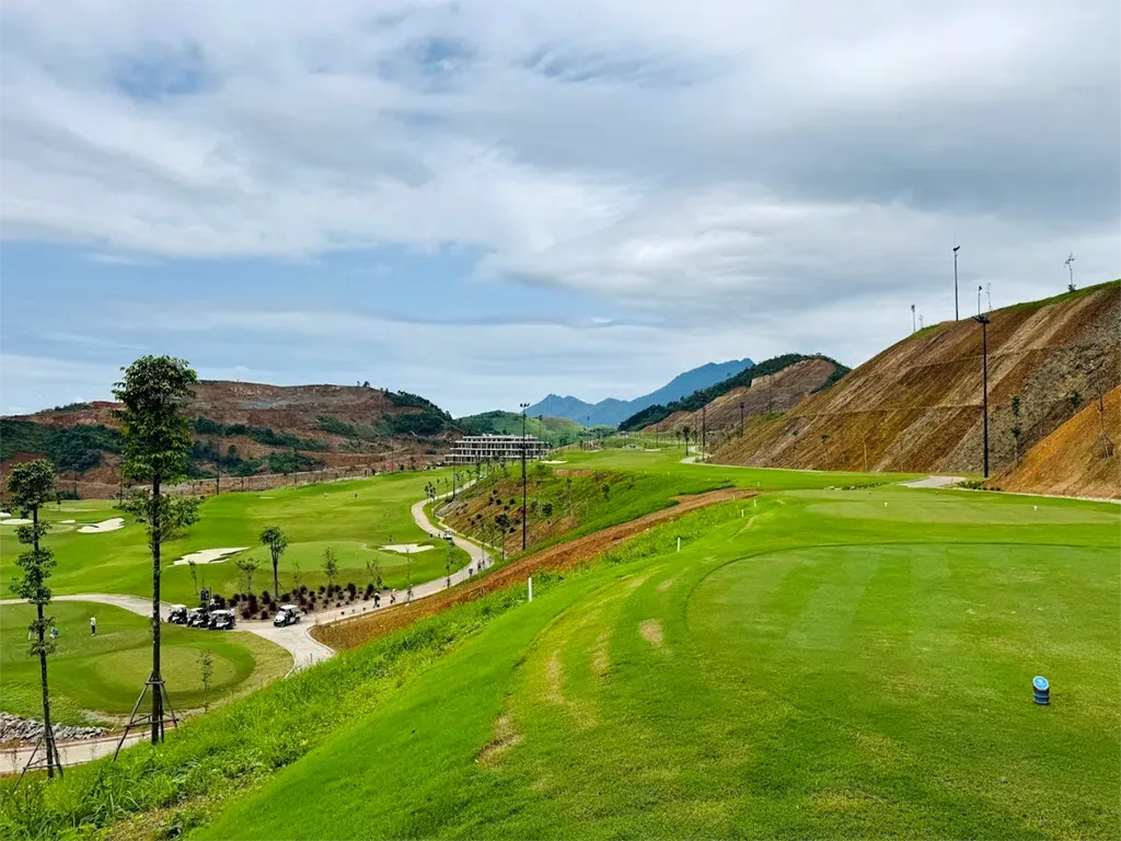 몬타나 골프 코스 (Montana Golf Course)