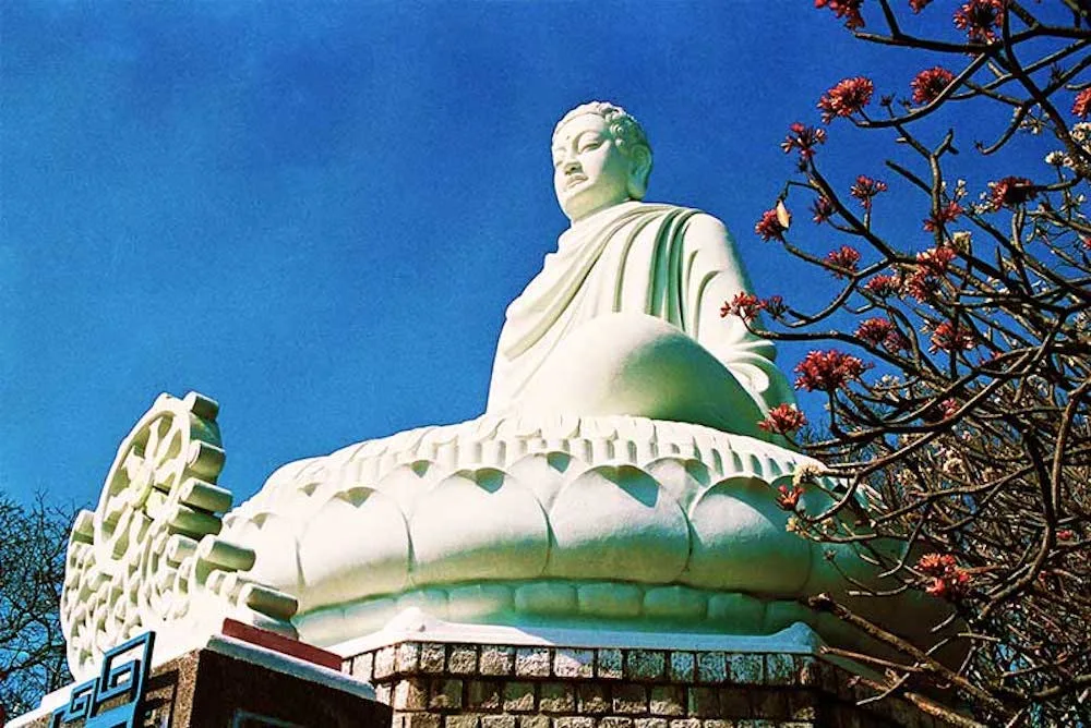 석가불대 사원 (Thích Ca Phật Đài)